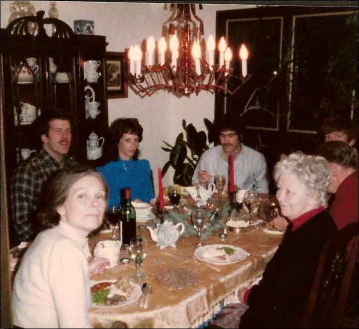 903Moms dinner early 1980s Niki with Bill